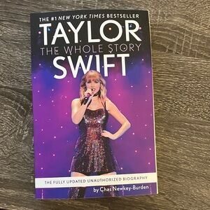 Taylor Swift : The Whole Story (paperback) Book